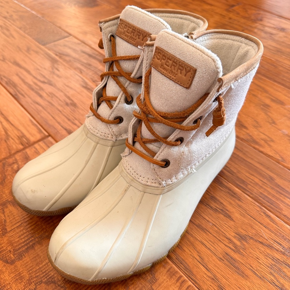 Sperry Women's Tan and Cream Winter Boots Women’s Size 7.5